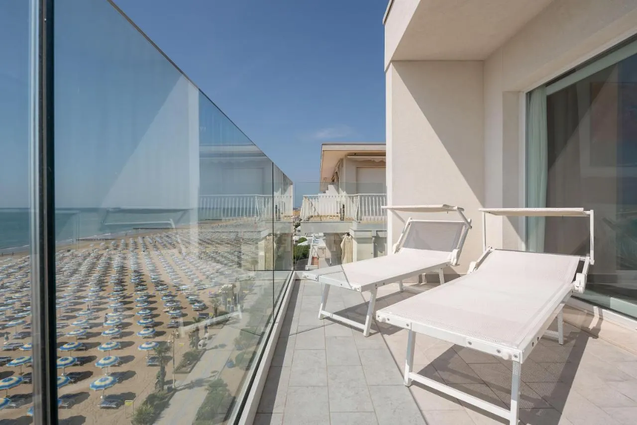Hotel Boston 3 Stelle Superior Frontemare Lido di Jesolo