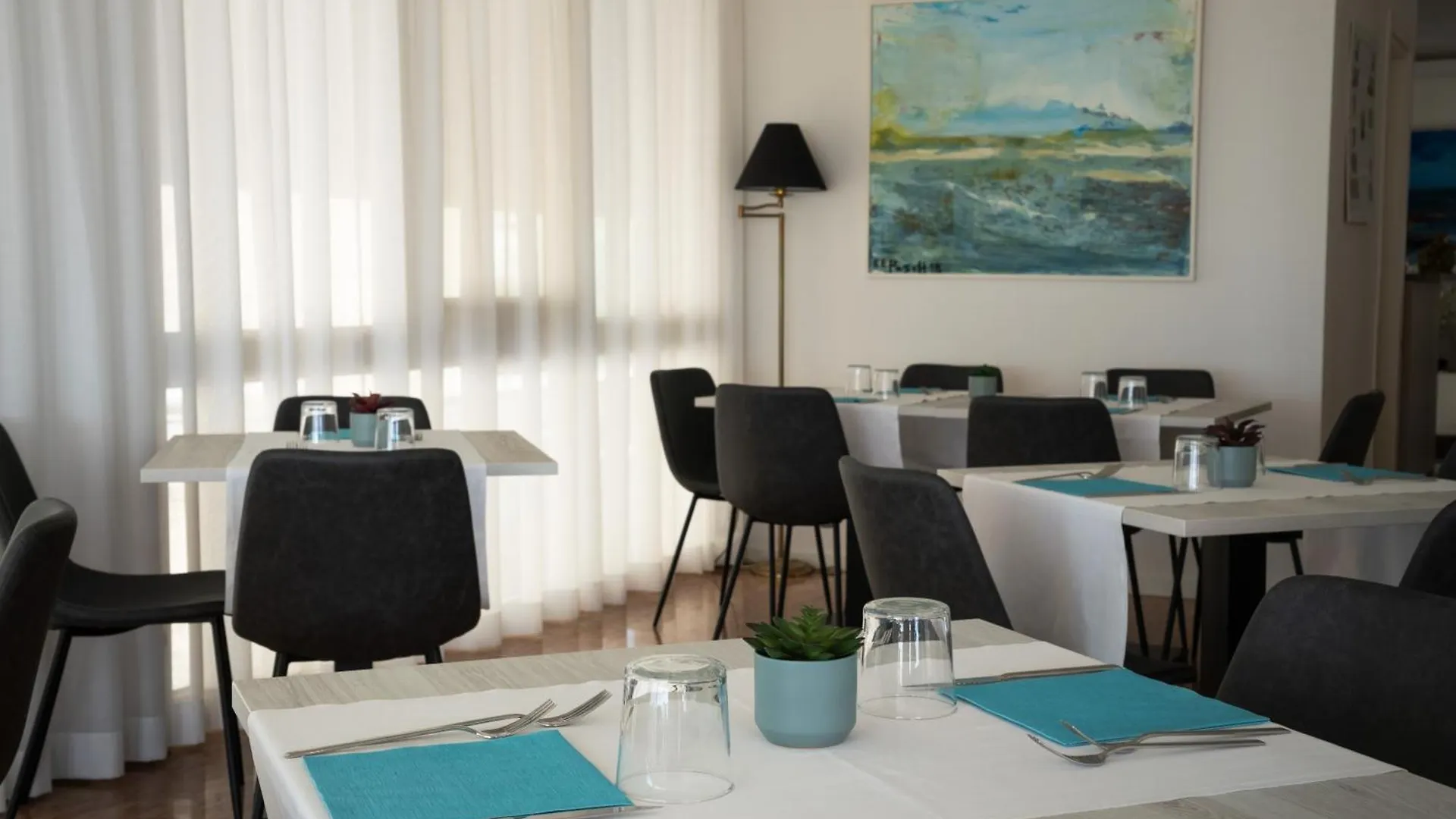 Hotel Boston 3 Stelle Superior Frontemare Lido di Jesolo 3*,  Italy
