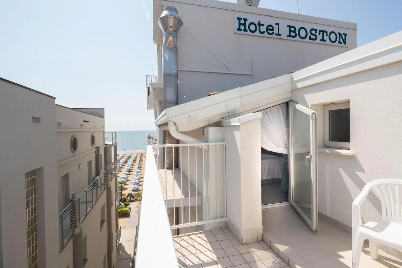 Hotel Boston 3 Stelle Superior Frontemare Lido di Jesolo 3*,  Italien