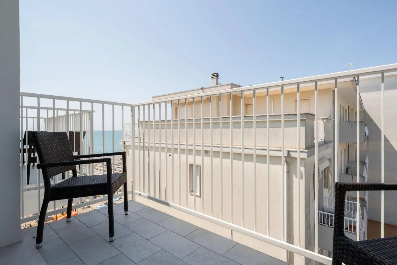 Hotel Boston 3 Stelle Superior Frontemare Lido di Jesolo Italien